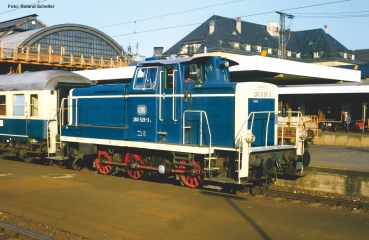 PIKO 55901 ~XP-Diesellok BR 260 DB blau-beige IV + PluX22 Dec.